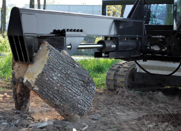 Loflin Fabrication Wood Splitter For Skid Steers & Tractors - Iron Elk
